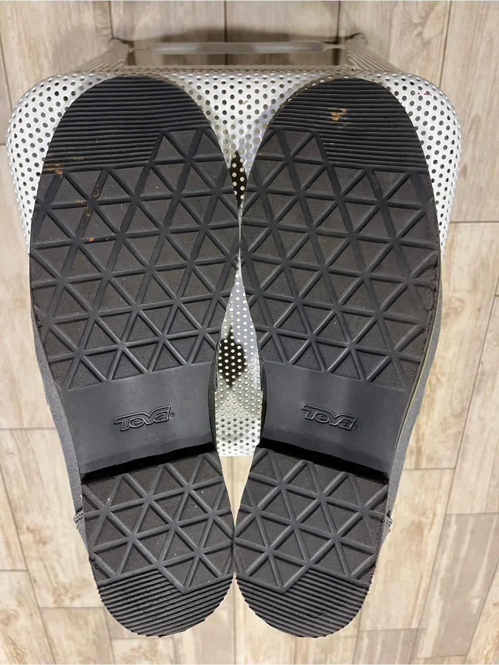 Men's Teva Chukka Casual Lace-Up Shoes